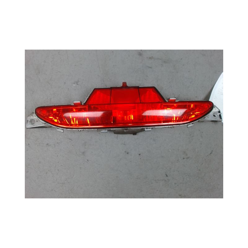 FEU BROUILLARD CENTRAL ARRIERE PEUGEOT 208