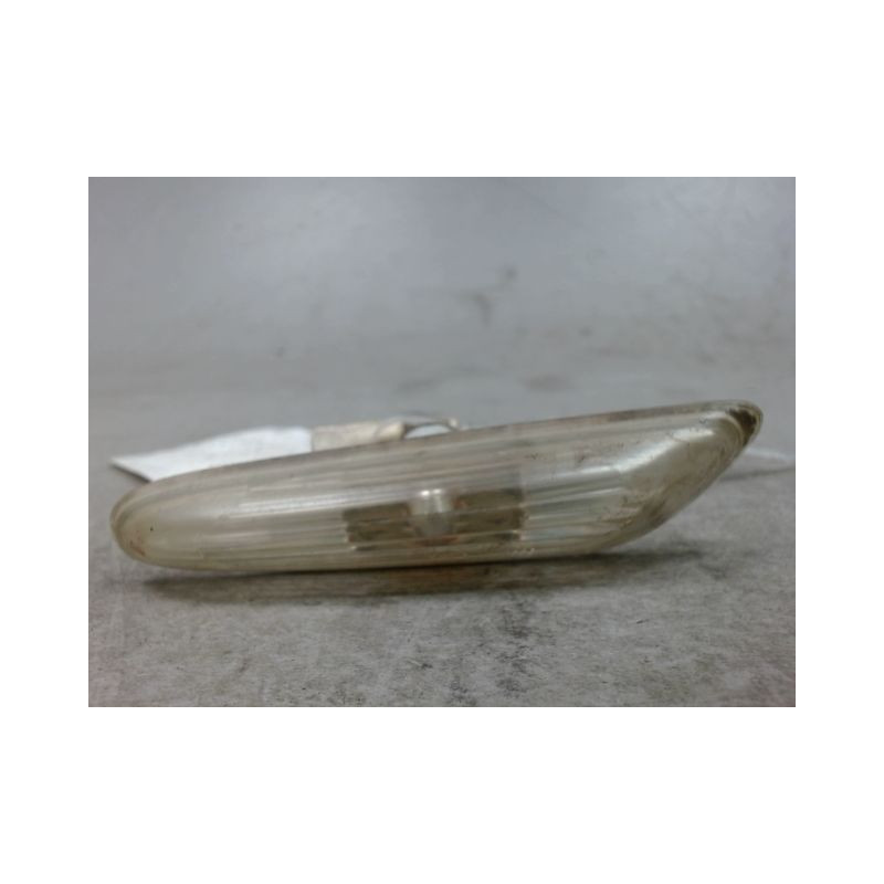 REPETITEUR AILE DROIT B.M.W. SERIE 3