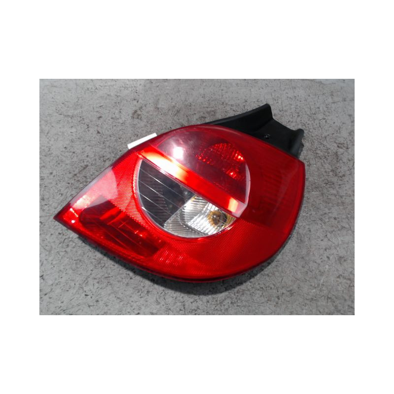 FEU ARRIERE DROIT RENAULT CLIO