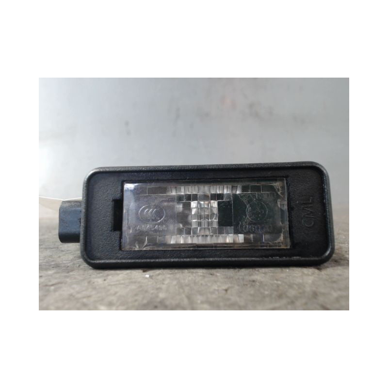 ECLAIREUR PLAQUE DE POLICE DROIT PEUGEOT 208
