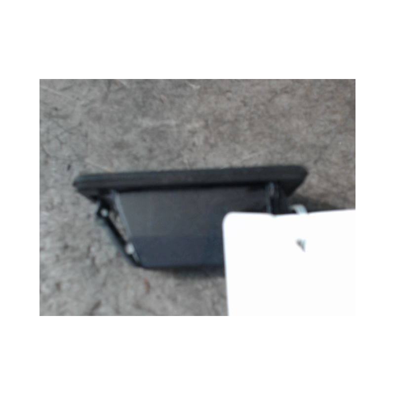 ECLAIREUR PLAQUE DE POLICE DROIT PEUGEOT 208