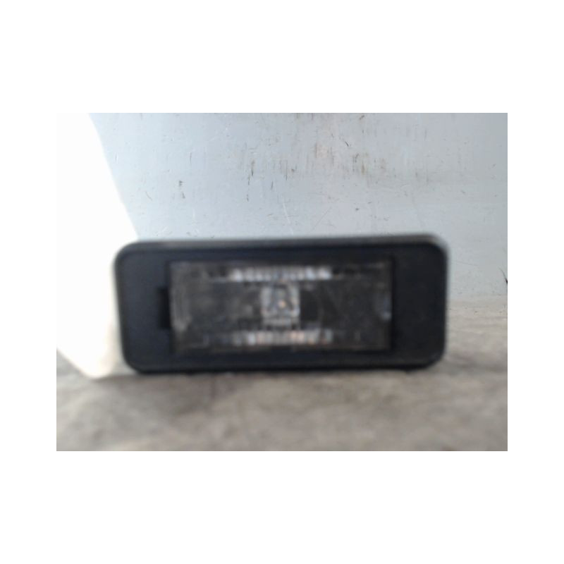 ECLAIREUR PLAQUE DE POLICE GAUCHE PEUGEOT 208