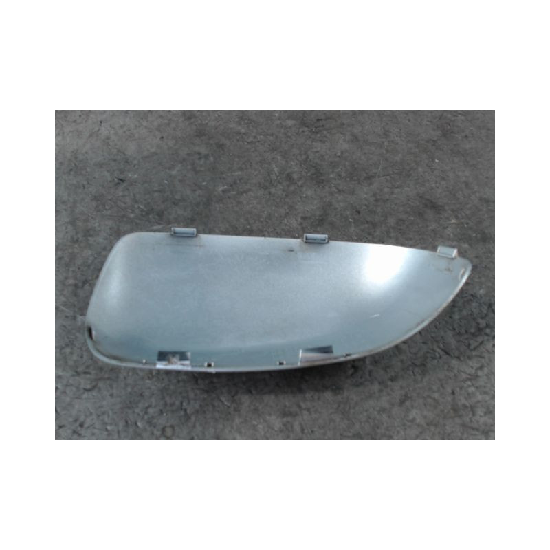 CARENAGE RETROVISEUR EXTERIEUR DROIT OPEL CORSA 03-06