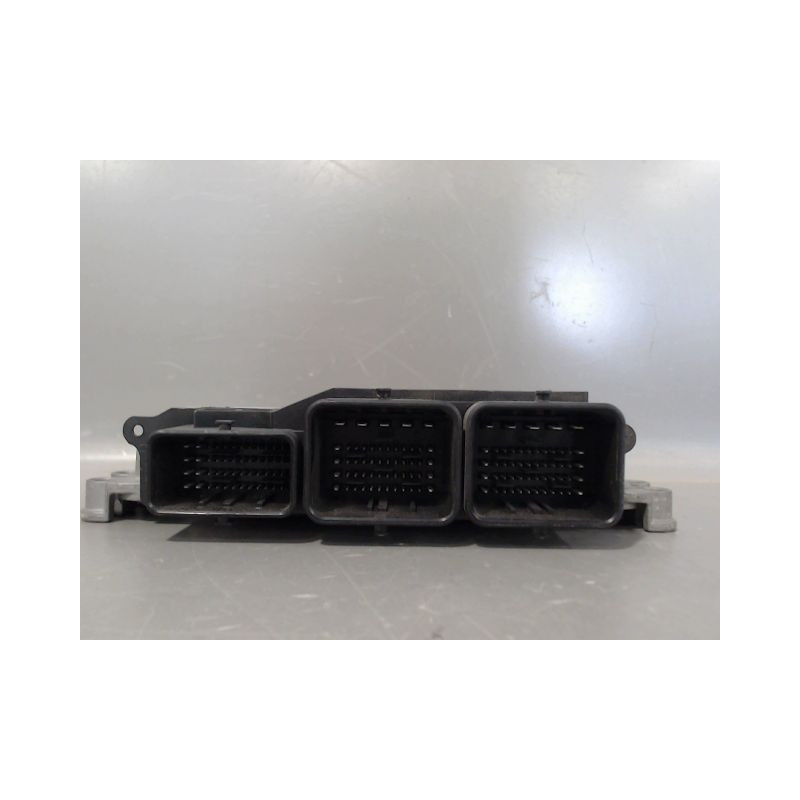 CALCULATEUR MOTEUR PEUGEOT 301