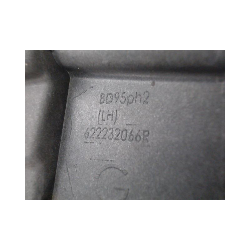 SUPPORT PHARE GAUCHE RENAULT MEGANE