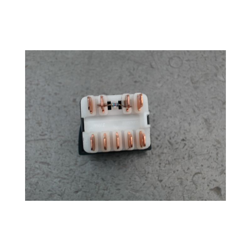 BOUTON DE WARNING RENAULT MEGANE