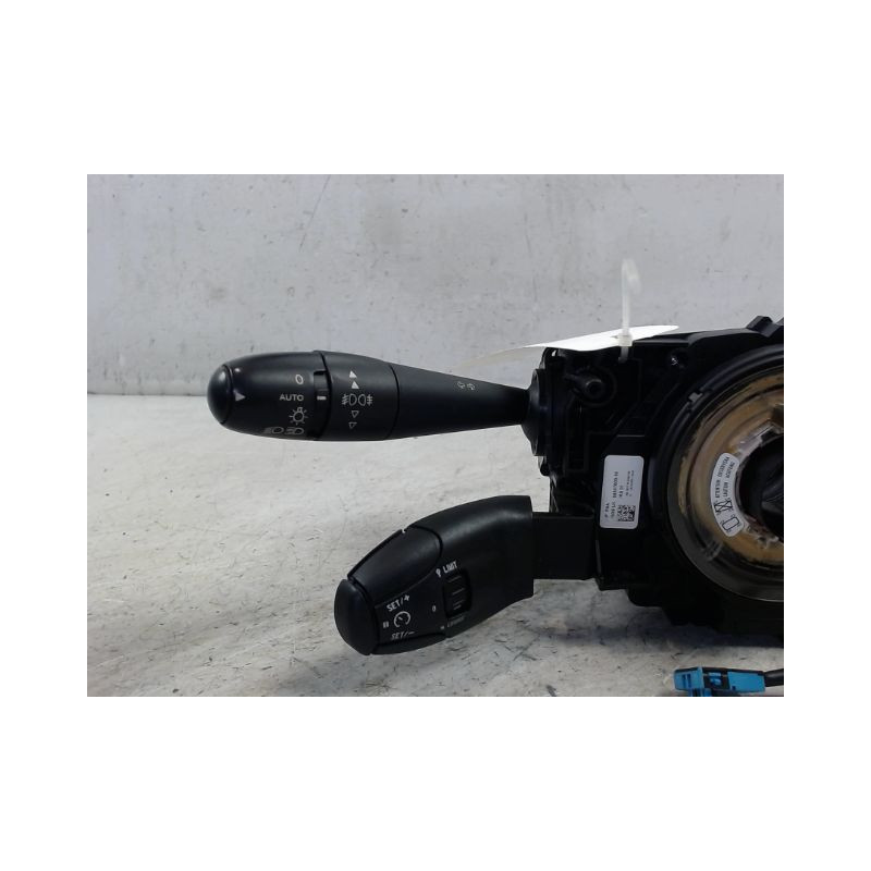 BLOC COMMODOS PEUGEOT 5008