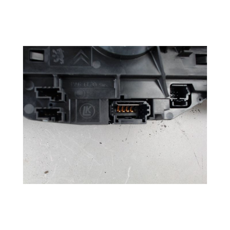 BLOC COMMODOS PEUGEOT 3008