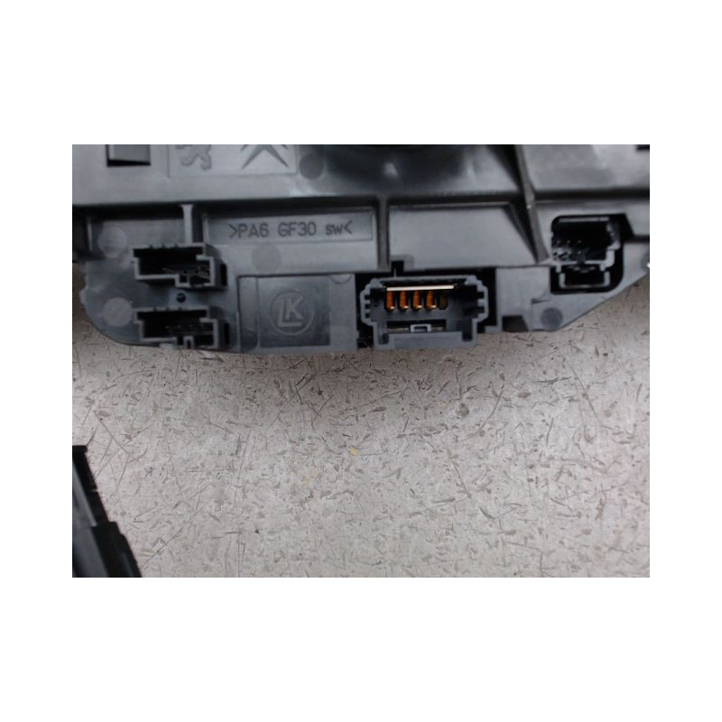 BLOC COMMODOS PEUGEOT 5008