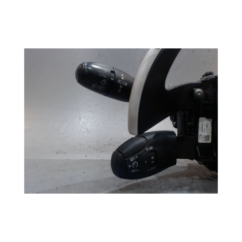 BLOC COMMODOS PEUGEOT 5008