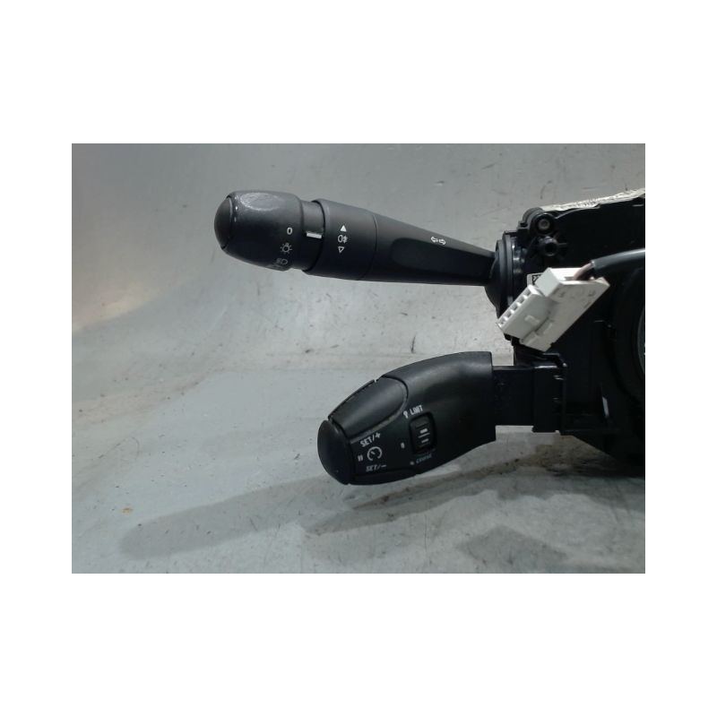 BLOC COMMODOS PEUGEOT 208