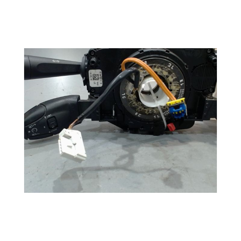 BLOC COMMODOS PEUGEOT 208