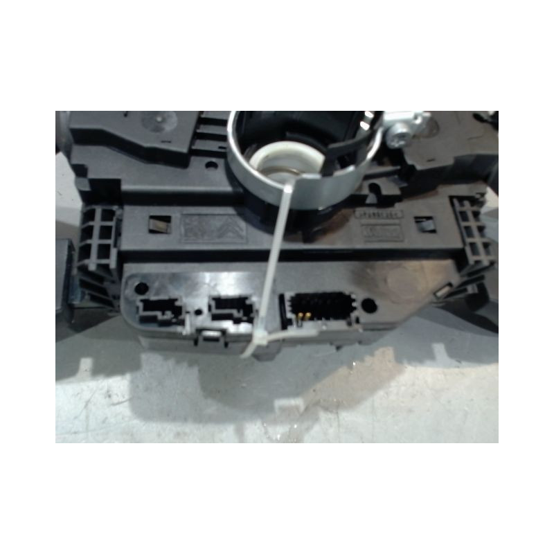 BLOC COMMODOS PEUGEOT 208
