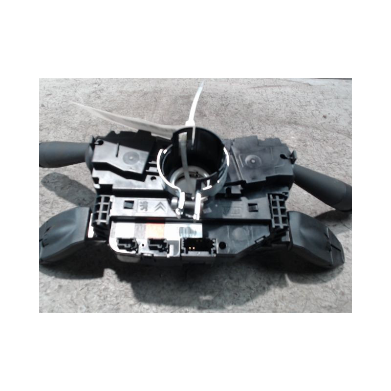 BLOC COMMODOS PEUGEOT 208