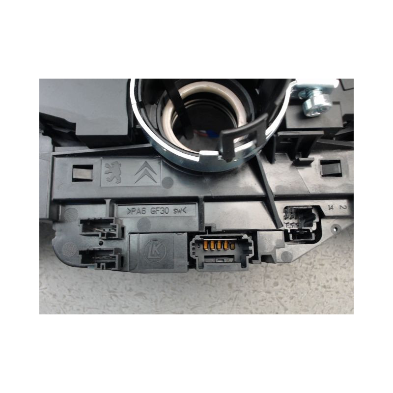 BLOC COMMODOS PEUGEOT 5008