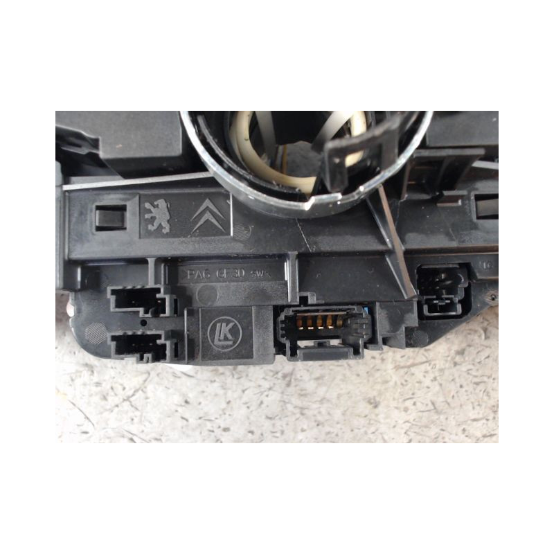 BLOC COMMODOS PEUGEOT 5008 2009-