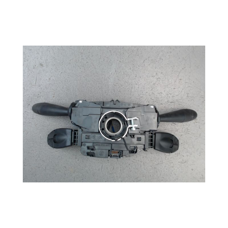 BLOC COMMODOS PEUGEOT 5008