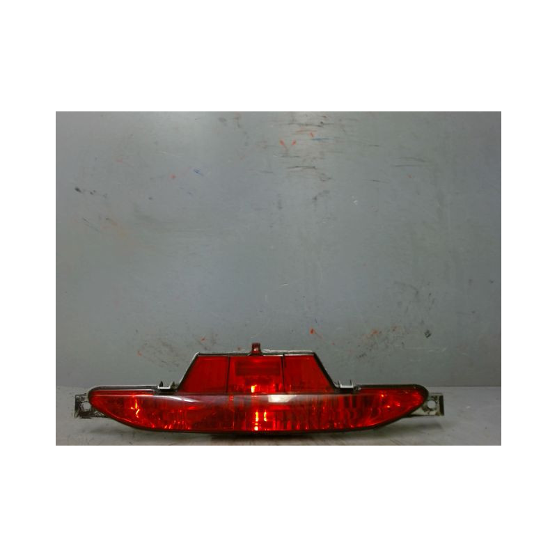 FEU BROUILLARD CENTRAL ARRIERE PEUGEOT 208