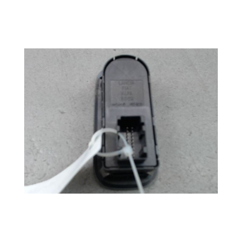 COMMANDE LEVE-GLACE PORTE AVG FIAT 500 II Phase 1 2007-...