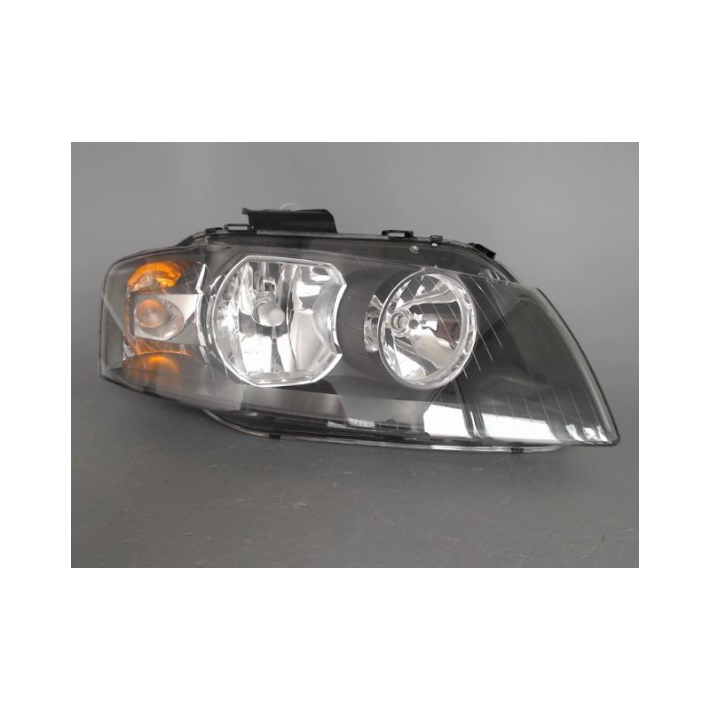 PHARE DROIT AUDI A3 2003-