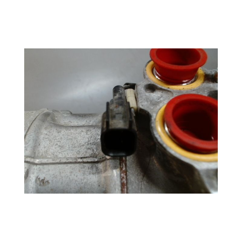 COMPRESSEUR AIR CONDITIONNE VOLVO V40
