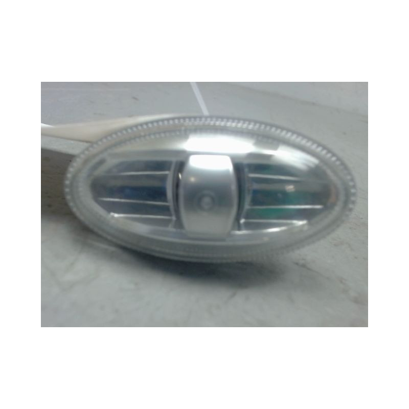 REPETITEUR AILE GAUCHE TOYOTA PROACE