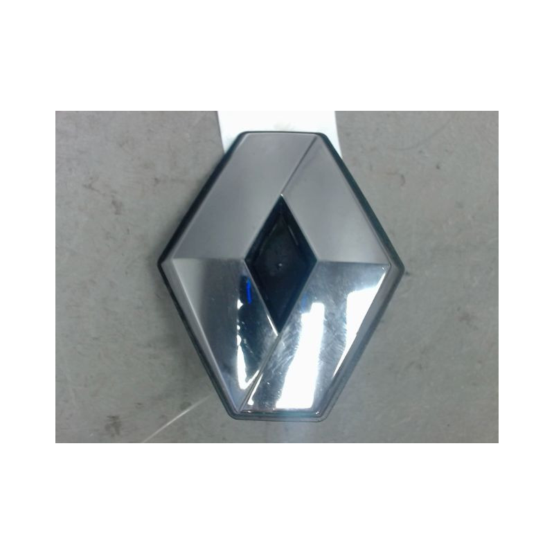 SIGLE CALANDRE RENAULT CLIO III 2009-