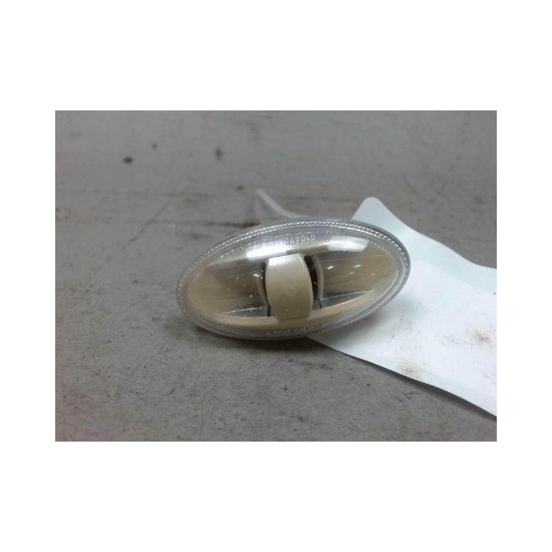 REPETITEUR AILE DROIT CITROEN BERLINGO