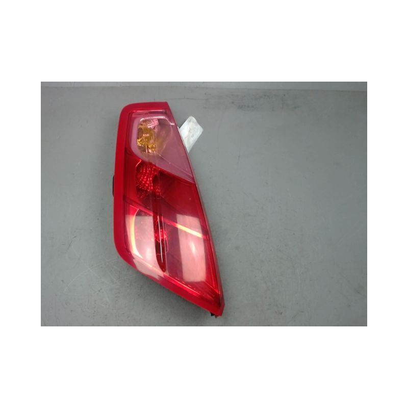 FEU ARRIERE GAUCHE  FIAT PUNTO