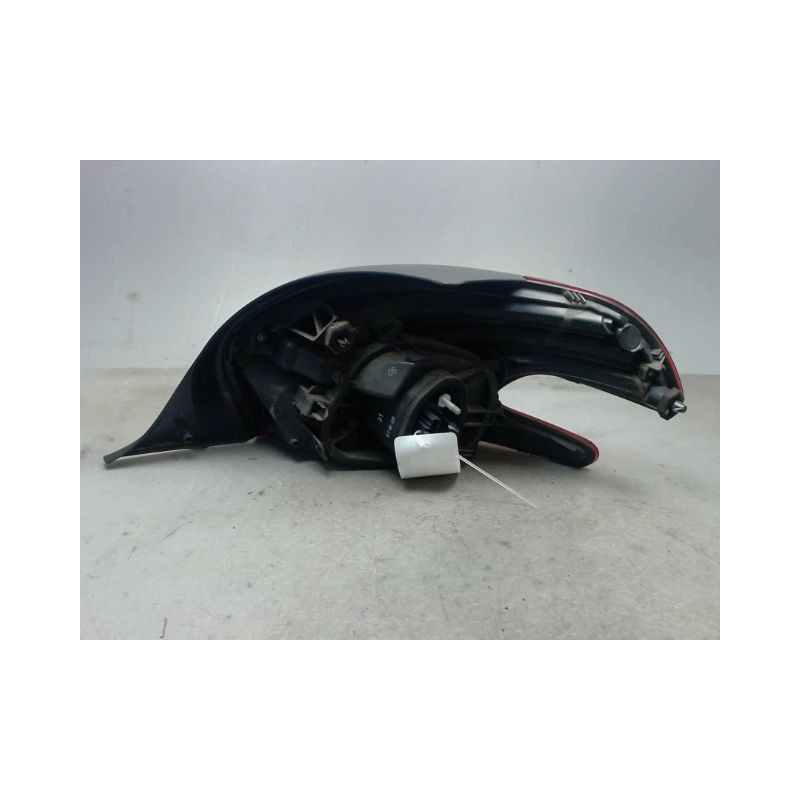FEU ARRIERE GAUCHE  PEUGEOT 208