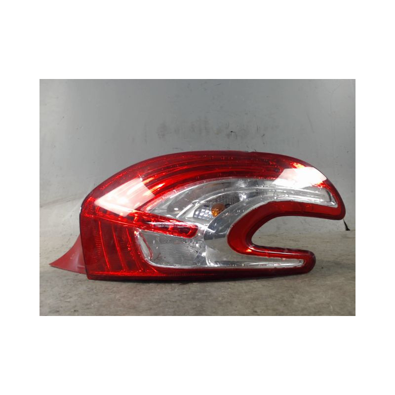 FEU ARRIERE DROIT PEUGEOT 208