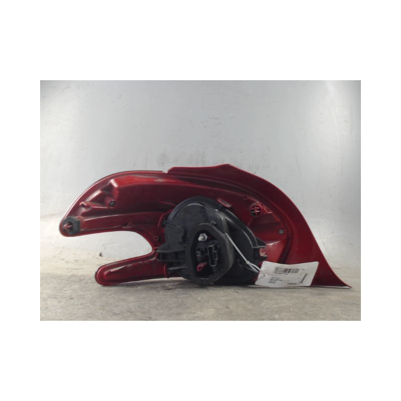 FEU ARRIERE DROIT PEUGEOT 208