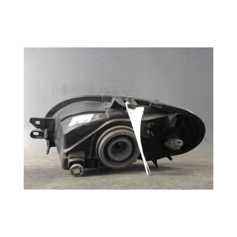 PHARE DROIT CITROEN SAXO 99-