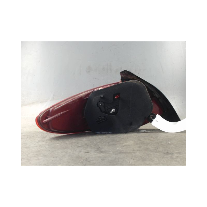 FEU ARRIERE DROIT PEUGEOT 206 3P