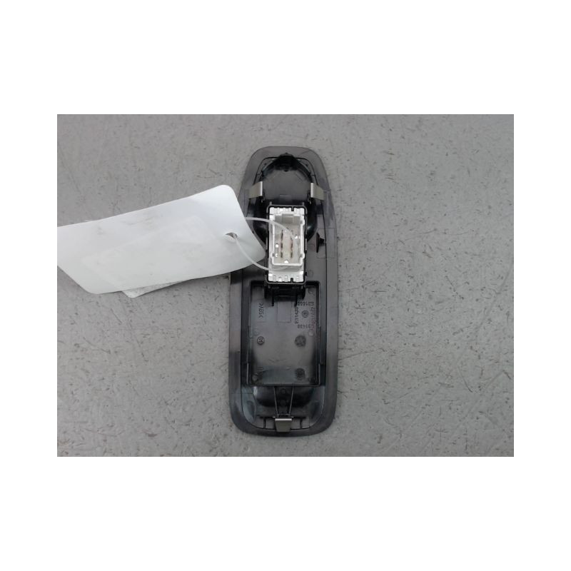 COMMANDE LEVE-GLACE PORTE AVD PEUGEOT 208 2012-...