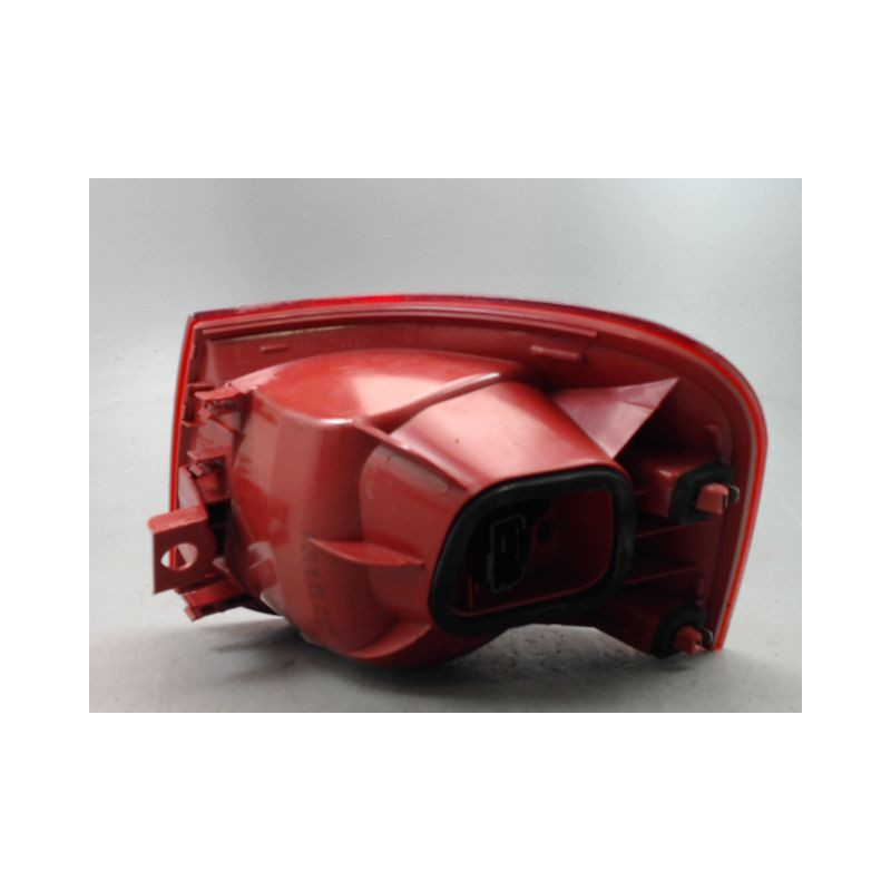 FEU ARRIERE GAUCHE  VOLKSWAGEN PASSAT SW 2005-