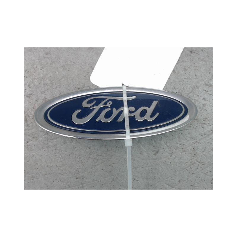 SIGLE CALANDRE FORD FIESTA 2010-