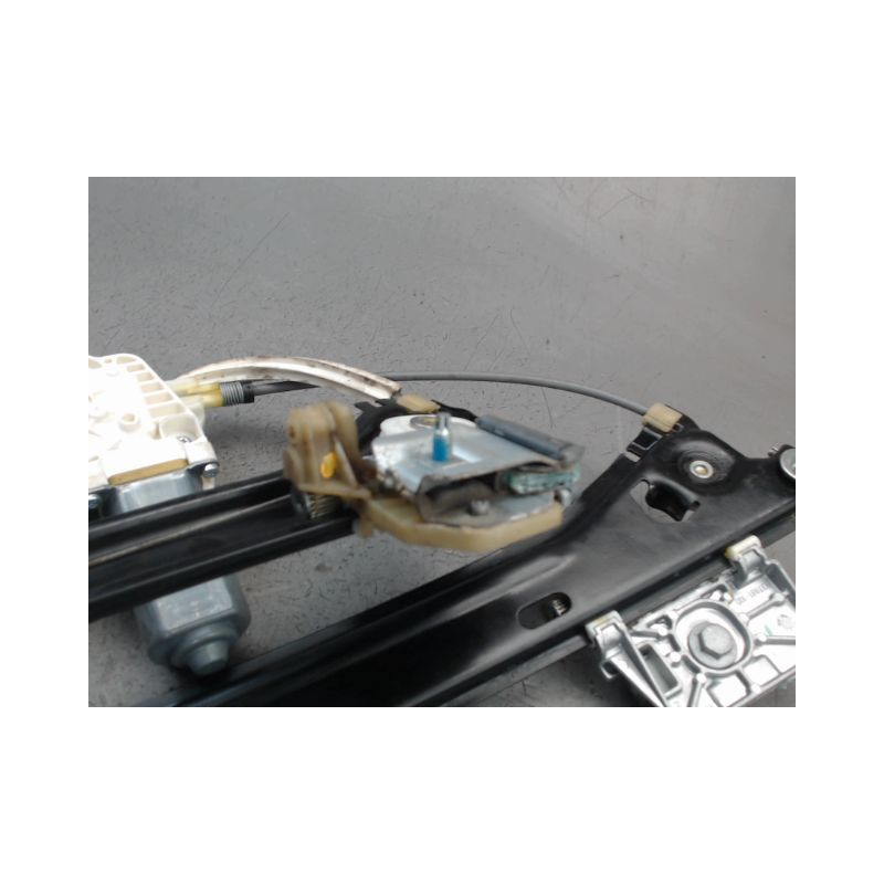 MECANISME LEVE-GLACE AVANT DROIT MERCEDES CLA