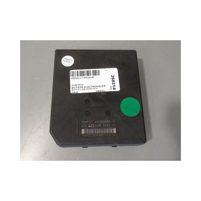 BOITE A FUSIBLES RENAULT MEGANE