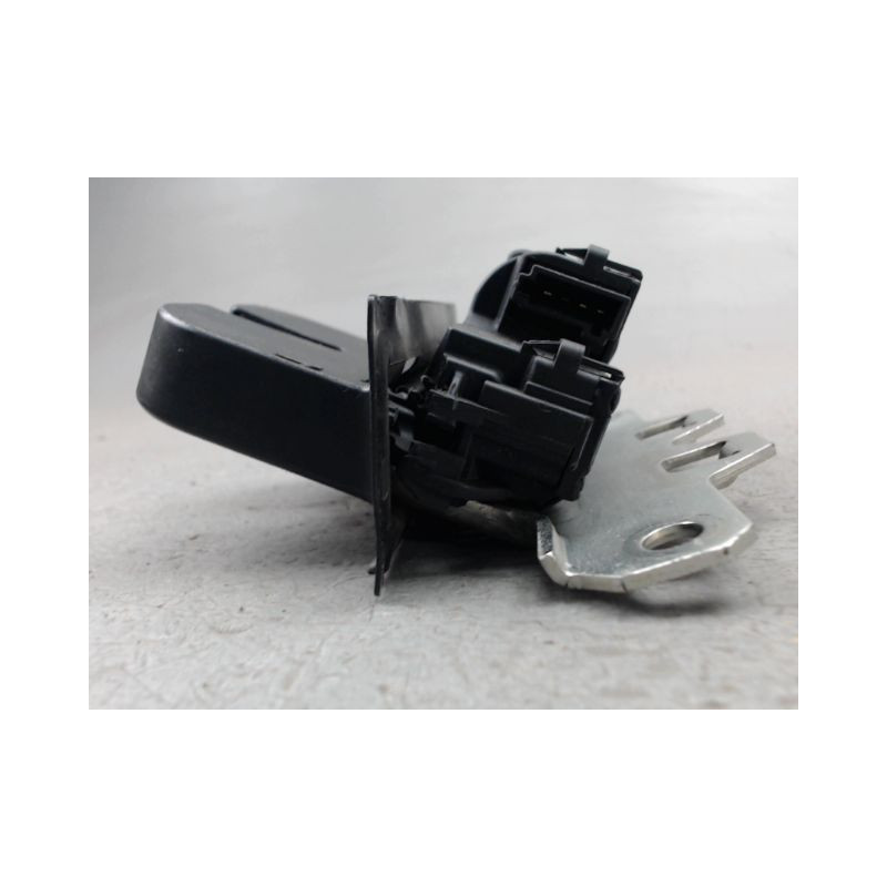 SERRURE HAYON  OPEL INSIGNIA