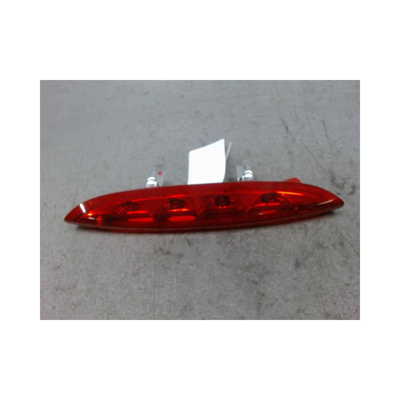 FEUX STOP SUPPLEMENTAIRE PEUGEOT 208