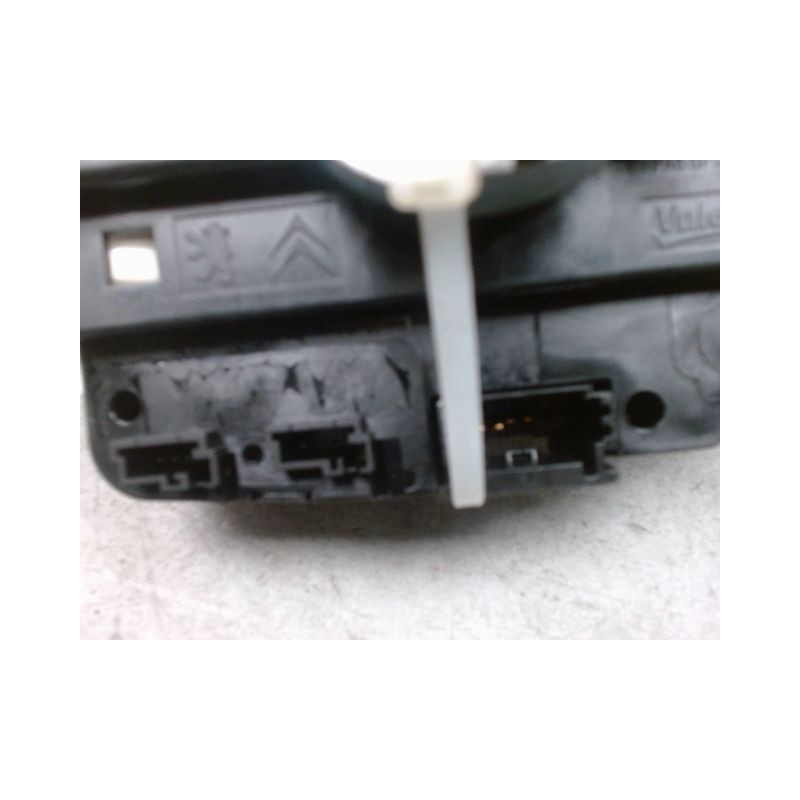 BLOC COMMODOS PEUGEOT 208