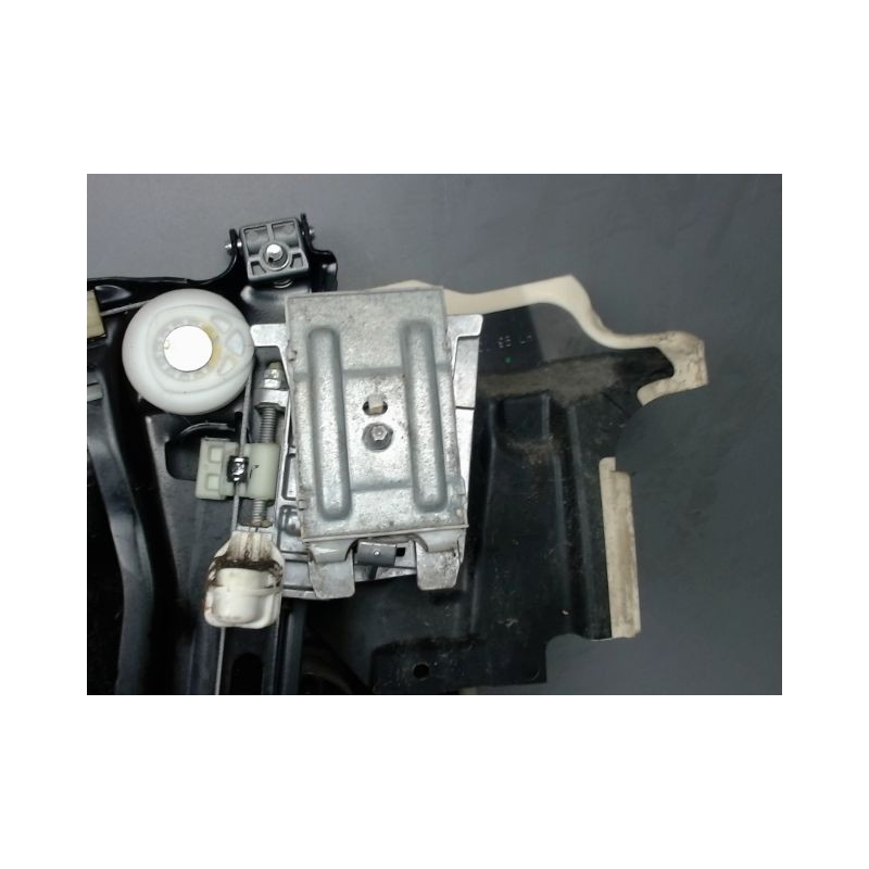 MECANISME+MOTEUR LEVE-GLACE AVANT GAUCHE MERCEDES CLA