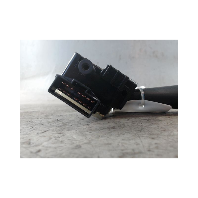 COMMANDE ESSUIE GLACE KIA CARNIVAL