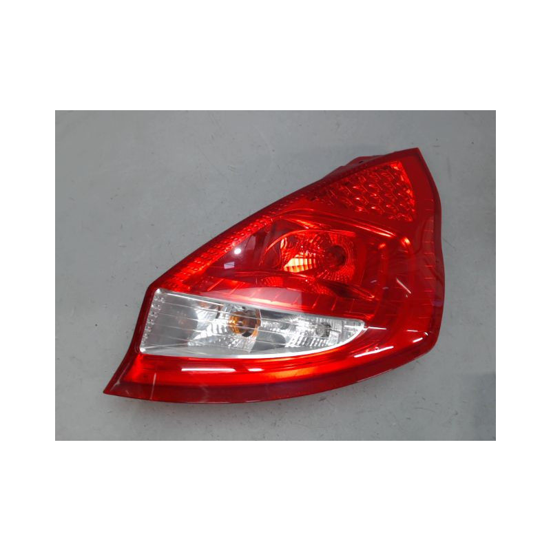 FEU ARRIERE DROIT FORD FIESTA