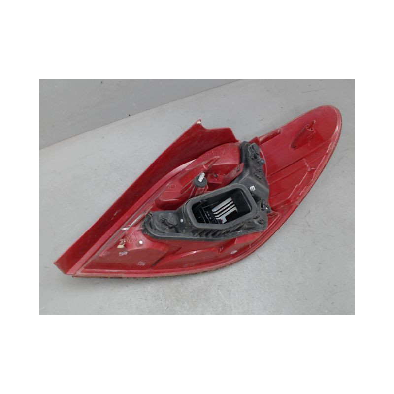 FEU ARRIERE GAUCHE  PEUGEOT 207