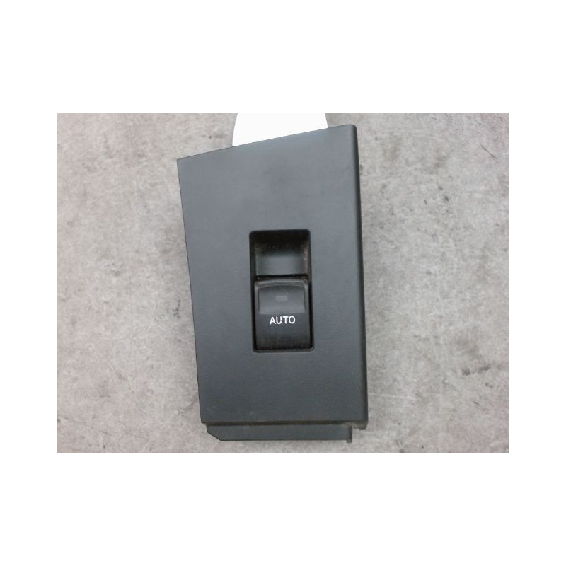 COMMANDE LEVE-GLACE PORTE ARG TOYOTA AURIS