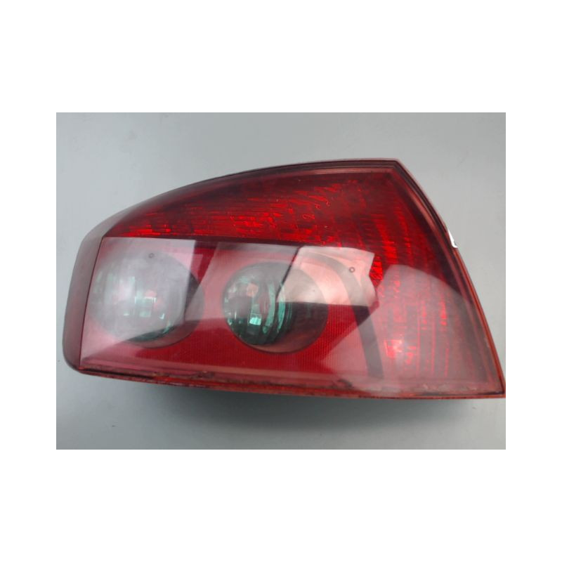 FEU ARRIERE GAUCHE  PEUGEOT 407