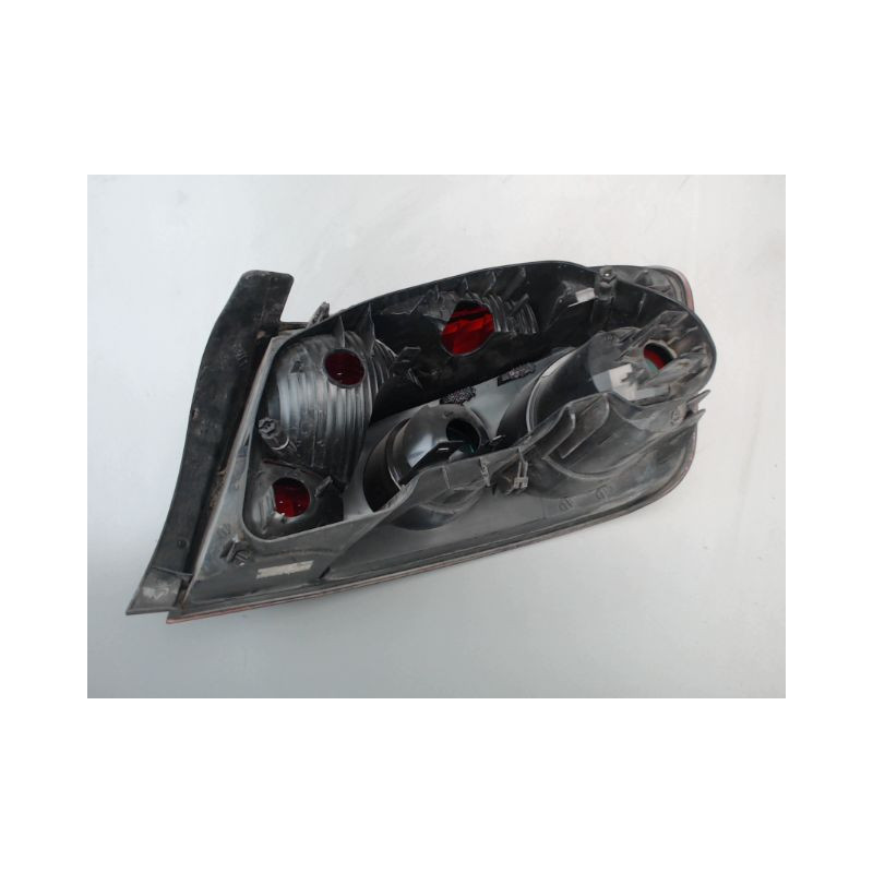 FEU ARRIERE GAUCHE  PEUGEOT 407