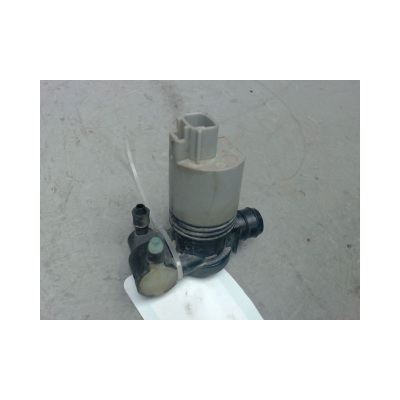 POMPE LAVE-GLACE AVANT TOYOTA AURIS